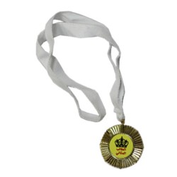 ميدالية ذهبي مزخرف مع خيط ابيض 6×6 (908050)